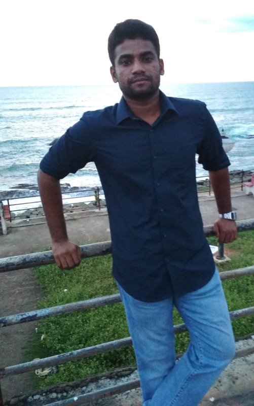 E S profile photo